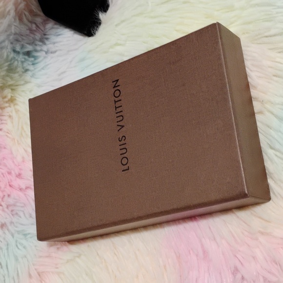 FIRM!! RARE! Auth Louis Vuitton Rose Velour Resin Goldtone Lock Heart Necklace - Picture 7 of 16